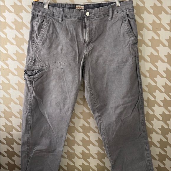 Weatherproof Men's Gray Cargo Pants - Picture 1 of 3
